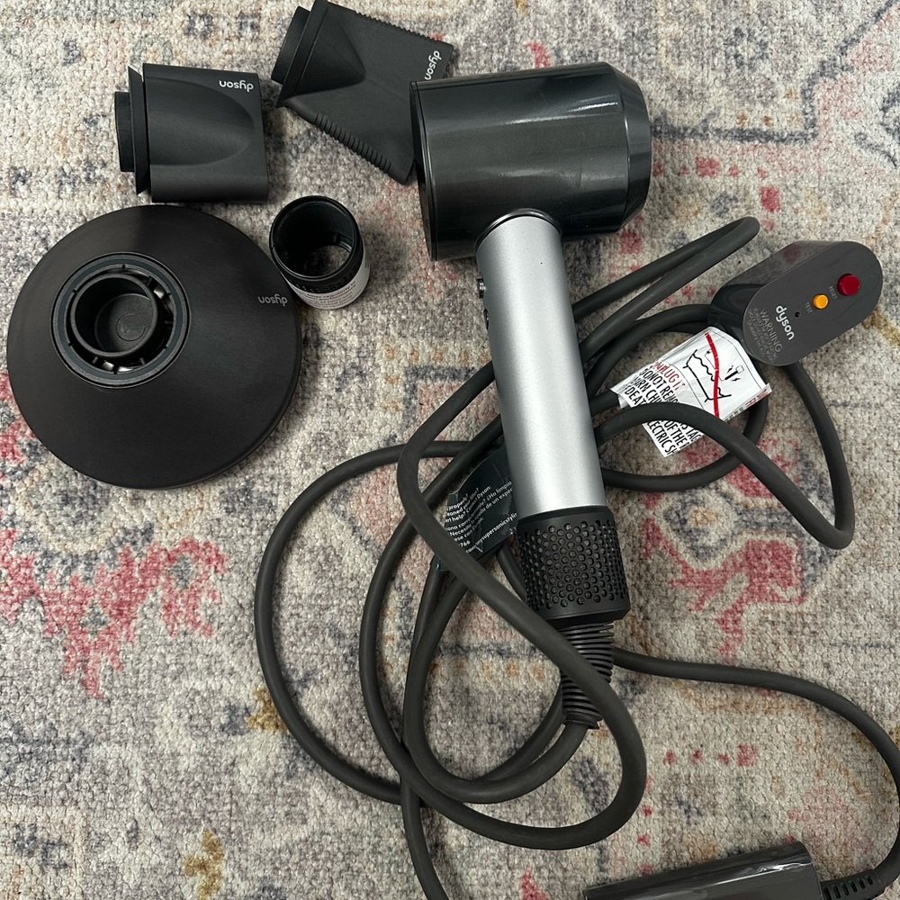 Dyson VR Accessory Stand Black and Silver